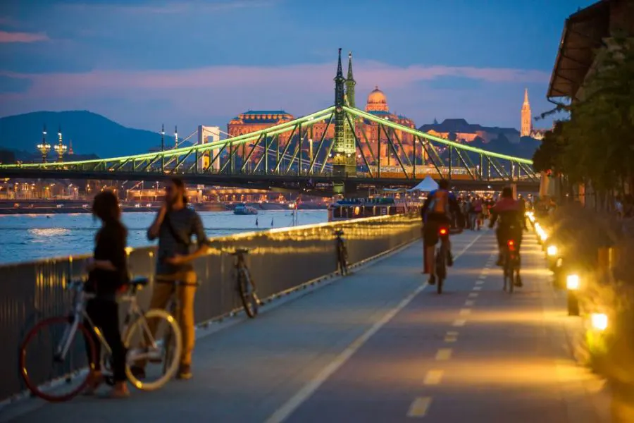 A Szabadság híd bicajosokkal (Fotó: Bódis Krisztián)